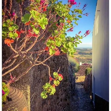 Casa Vinte & Cinco Alojamento Local - Castelo * Penha Garcia